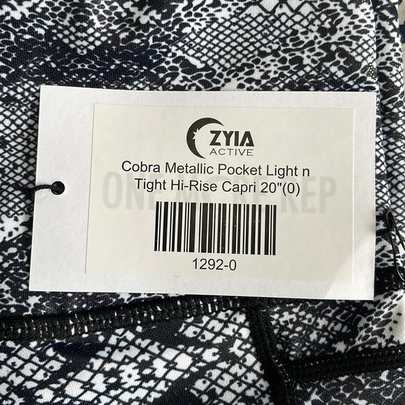 Brand new Zyia Cobra Metallic Pocket Light n Tight Hi-Rise Capri leggings - Picture 2 of 2